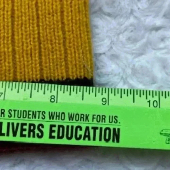 Harry Potter Gryffindor Hat Red And Yellow Knit Beanie - Picture 5 of 9